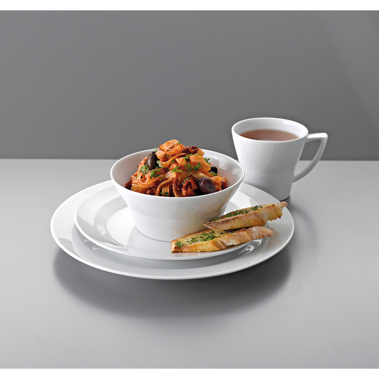 Save an extra 28% off outlet price of the James Martin Cook collection by Denby 

